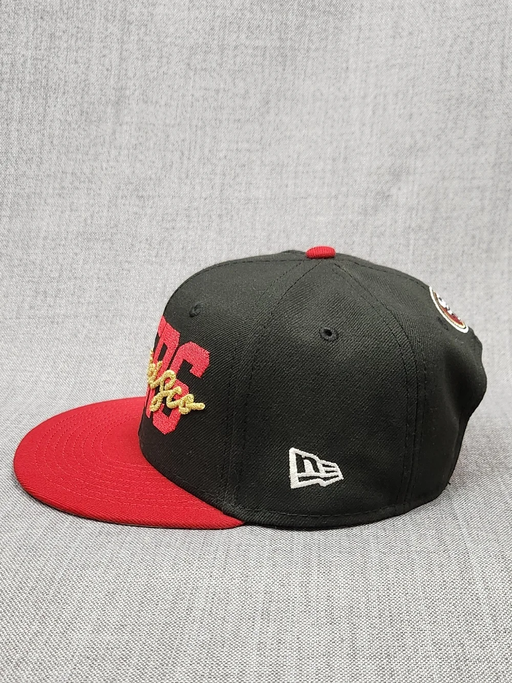 New Era × San Francisco 49ers 9Fifty Youth Snapback Adjustable Hat. - Picture 3 of 8
